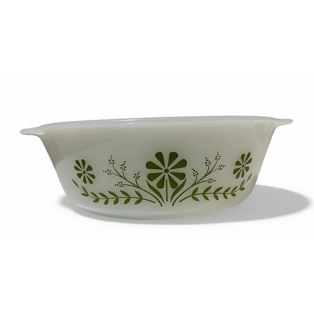 Vintage‎ Glasbake 1.5 QT J2600 Round Green Daisy Milk Glass Casserole Dish